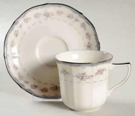 Flat Cup & Saucer Set