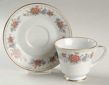 Tremont (3081) Footed Cup & Saucer Set