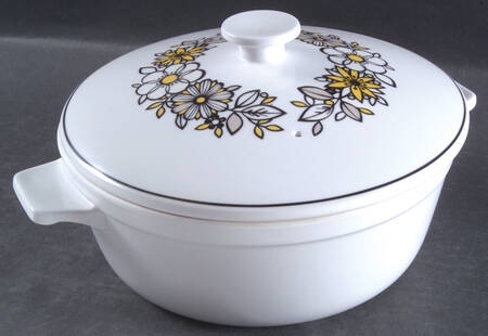 Tressa 1.75 Qt Round Covered Casserole