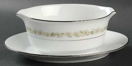 Gravy Boat with Attached Underplate