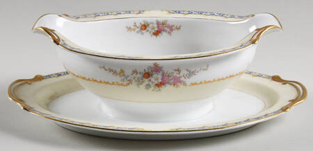 Trianon Gravy Boat with Attached Underplate