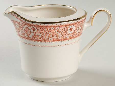 Tribute Creamer