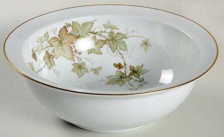 Trailing Ivy 9" Round Vegetable Bowl