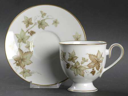 Trailing Ivy Footed Cup & Saucer Set