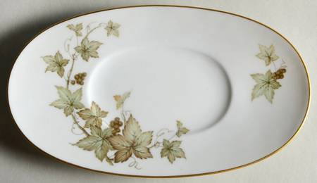 Trailing Ivy Underplate for Gravy Boat