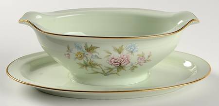 Troubadour Gravy Boat with Attached Underplate
