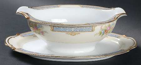 Troyon Gravy Boat with Attached Underplate