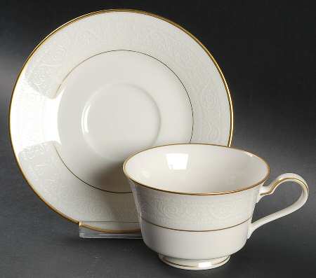 Tulane Footed Cup & Saucer Set by Noritake
