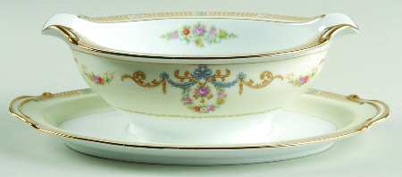 Tybalt Gravy Boat with Attached Underplate