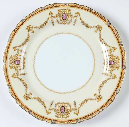 Valdina Luncheon Plate