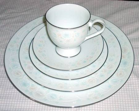 Valencia Footed Cup & Saucer Set