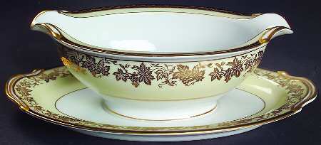 Valencia Gravy Boat with Attached Underplate