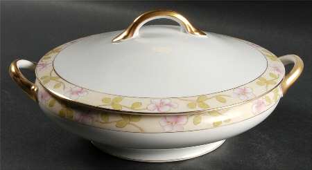 Valencia (Smooth Edge) Round Covered Vegetable