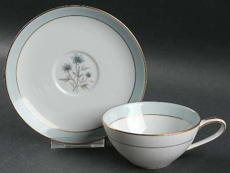 Vanessa Flat Cup & Saucer Set