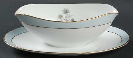 Vanessa Gravy Boat with Attached Underplate