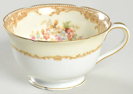 Vandyke Footed Cup