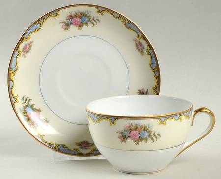 Vasona Flat Cup & Saucer Set