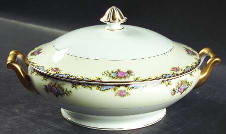 Vasona Round Covered Vegetable