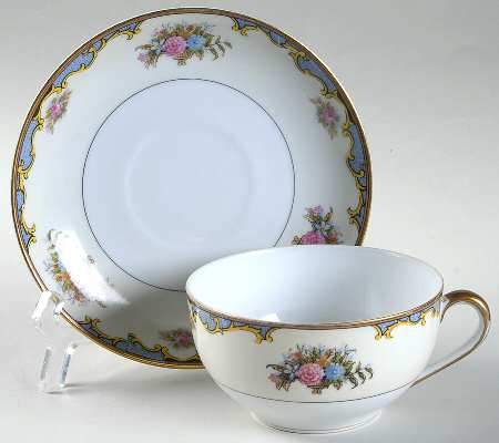 Vasona Flat Cup & Saucer Set