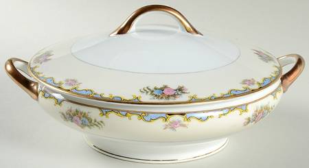 Vasona Round Covered Vegetable