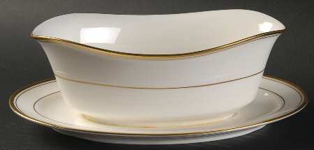 Venus Gravy Boat with Attached Underplate