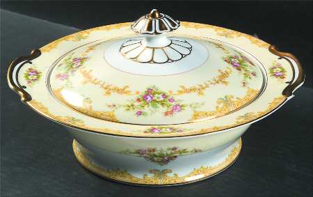 Vendome (2 3 4" Design Border) Round Covered Vegetable