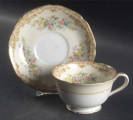Veona Footed Cup & Saucer Set