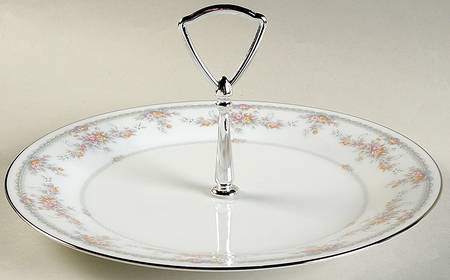 Veranda Round Serving Plate with Handle (DP)