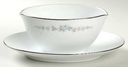 Verda Gravy Boat with Attached Underplate