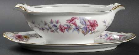 Verona Gravy Boat with Attached Underplate