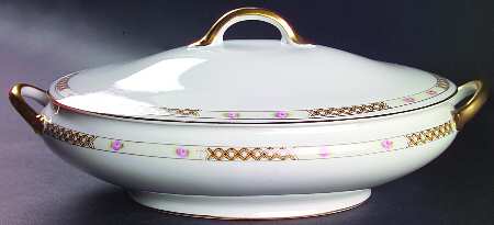 Verona (No #) Oval Covered Vegetable