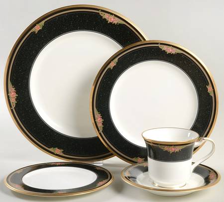 Venetian Rose 40 Piece Estate Set