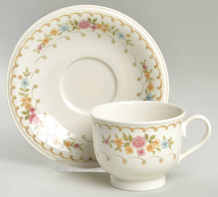 Verse Footed Cup & Saucer Set