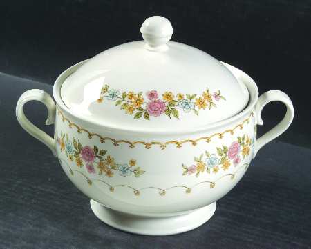 Verse 2 Qt Round Covered Casserole