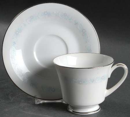 Vicki Footed Cup & Saucer Set
