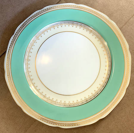 Victoria Dinner Plate