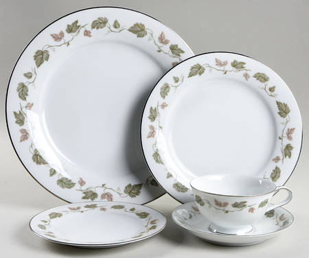 Vineyard 5 Piece Place Setting