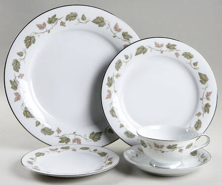 Vineyard 40 Piece Estate Set