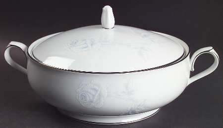 Virtue Round Covered Vegetable