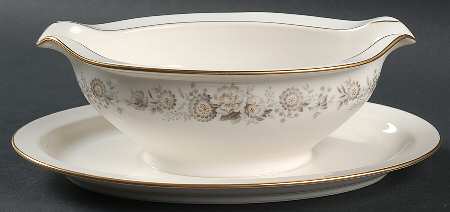 Virginia Gravy Boat with Attached Underplate
