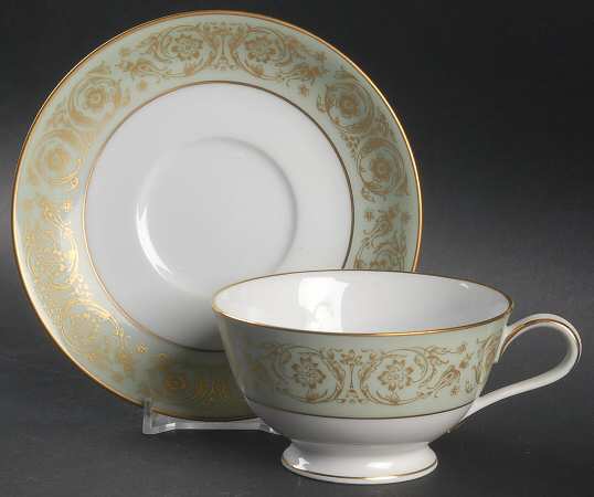 Viscount Footed Cup & Saucer Set