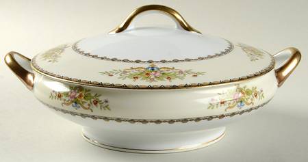 Visalia Round Covered Vegetable