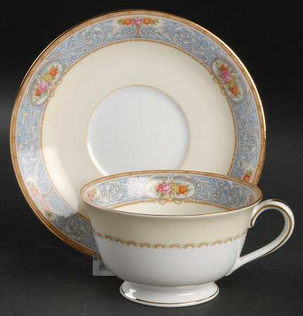 Vista Footed Cup & Saucer Set