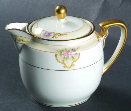 The Vitry Creamer & Lid
