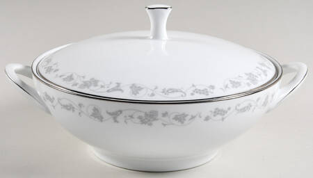 Vivian Round Covered Vegetable