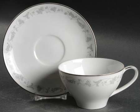 Vivian Flat Cup & Saucer Set