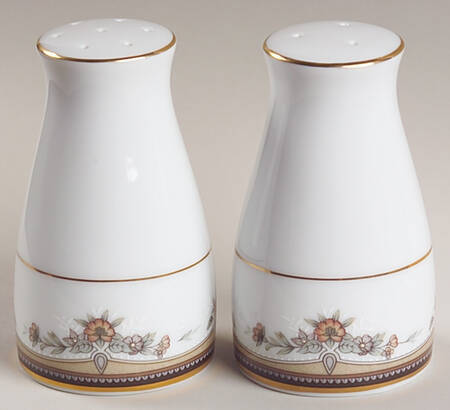 Walnut Hill Salt & Pepper Set