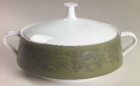 Walden Round Covered Vegetable