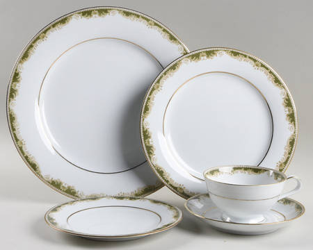Warrington 5 Piece Place Setting by Noritake