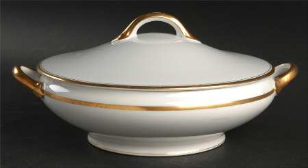 Waverly Round Covered Vegetable